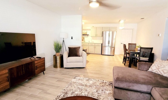Casselberry House | Fire Pit & BBQ Modern Home- Perfect Vacation.66