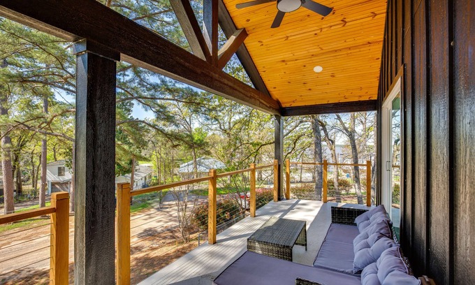 Gun Barrel City House | Fire Pit + Grill: Lakeside Gun Barrel City Home!