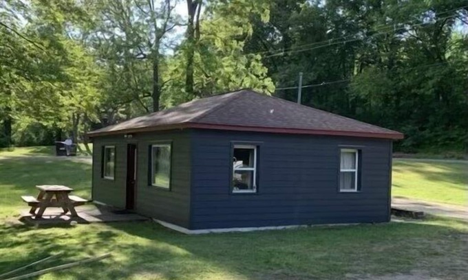 Three Rivers Cottage | Fireside Cottage - Lakefront Cottages On Semi-private Lake, Beach, Boats, Fun!