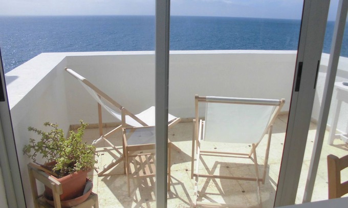 Santa Cruz de Tenerife Apartment | FIRST LINE OF BEACH, SEA VIEWS, QUIET, BEACH, WIFI HIKING FREE