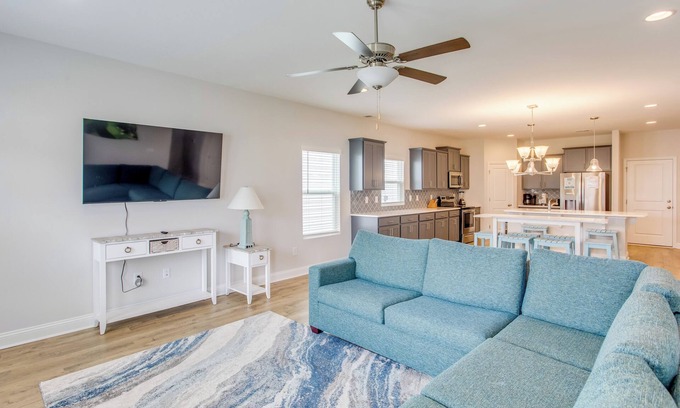 Ocean Isle Beach House | Fish, Swim & Unwind: Retreat in Ocean Isle Beach!