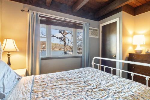 Sunrise Beach House | Fishing, Boat Slip, Morning Coffee, Picturesque View