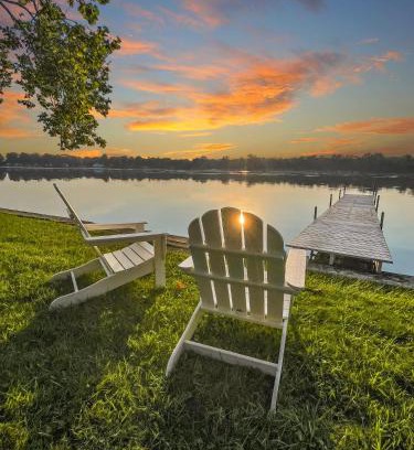 Pierceton House | Fishing Kayaks Firepit Paddleboat