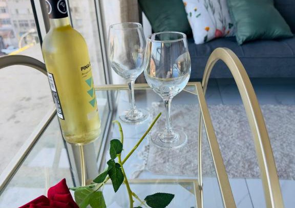 South Beach Apartment | Five OH Four @10South