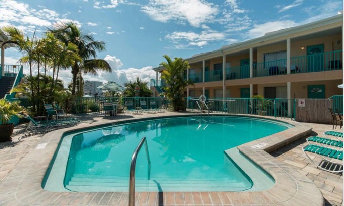 Bay Esplanade House | Five Palms Suite 209 - Daily - Weekly - Monthly