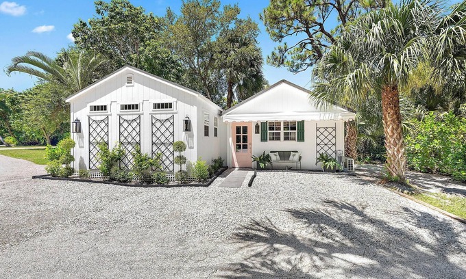Stuart House | Flamingo Cove Bungalow