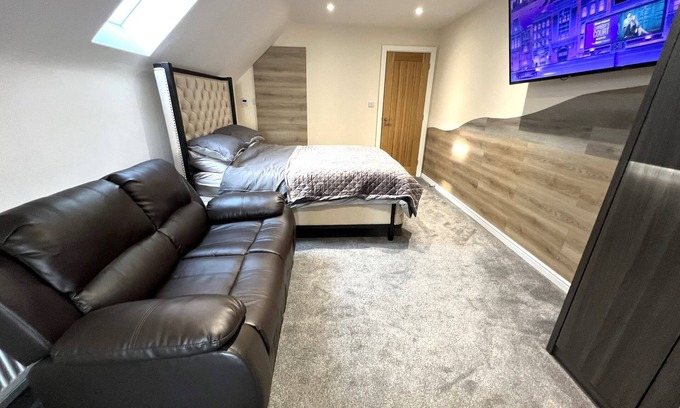 Derby Apartment | Flat 10: The Mile Apartment in the Heart of Derby