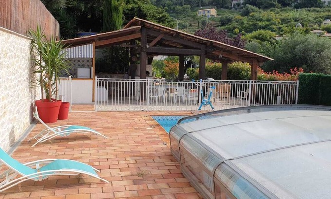 Falicon Apartment | Flat 3 rooms on the ground floor in villa with pool