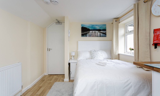 Southampton City Centre Apartment | Flat 5 - Luxury Blackberry Apartments