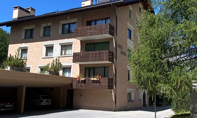 Pontresina Apartment | Flat Curtins