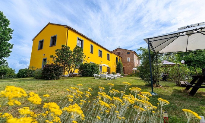 Cessapalombo Other | flat 'Girasole' with swimming pool