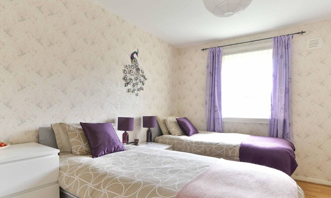 Central Aberdeen Apartment | Flat good price and value for money