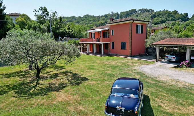 Aulla Apartment | Flat with garden, terrace, wifi and a/c
