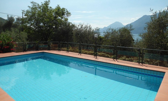 Assenza House | Flat within walking distance of lake and beach