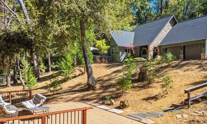 Twain Harte House | Flatlanders Paradise | Family-Friendly Forest View