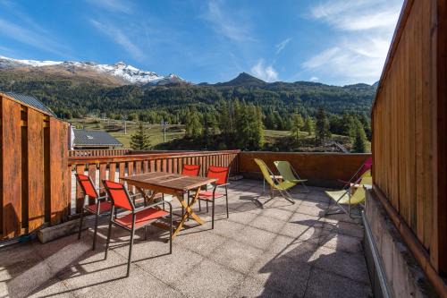 Lanslevillard Apartment | Fleurs et Neige