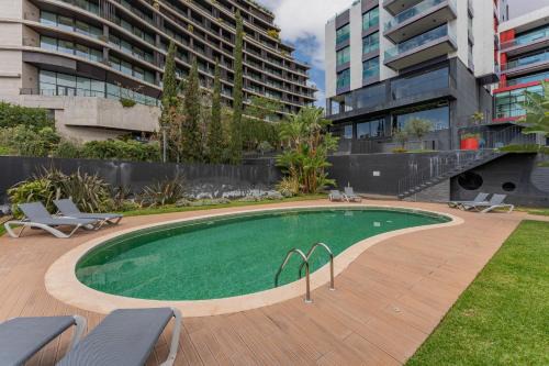 Se Apartment | FLH Funchal Elegant Apartment with Pool & Balcony