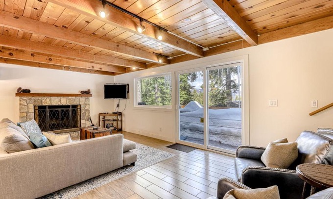 Chamberlands House | Flicker Retreat