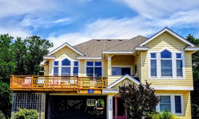 Monteray Shores House | Flip Flops: Private Pool, Hot Tub, Soundside, Club Access with Tennis & Gym