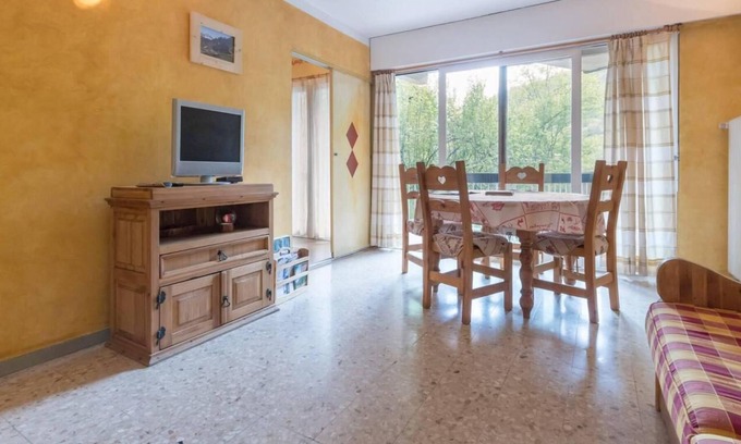 Forville Apartment | Floor -2, balcony, tv, 50m², Serre Chevalier