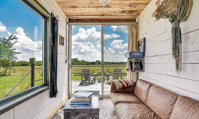 Round Top Hotel | Flophouze Shipping Container Hotel
