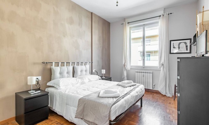 Isolotto Apartment | Florence Modern & Bright Apartment!