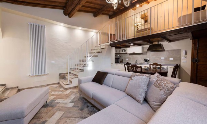 Santa Maria Novella Apartment | Florentine Living Near the Duomo & Santa Maria Novella