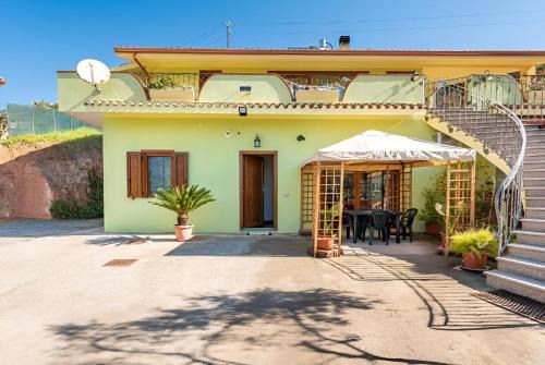 Gonnesa Apartment | Floris Modern House -Two En-Suite Rooms & Wi-Fi