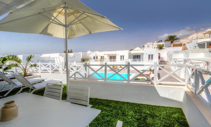 Playa del Cable Apartment | Flower Beach Suite 1