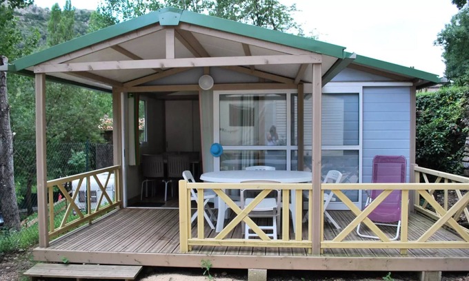 Anduze Ski Chalet | Flower CAMPING FAUVETS * - Chalet NEMO Standard 22m2 (2 bedrooms) + covered terrace 7m2 + CLIM 4 persons