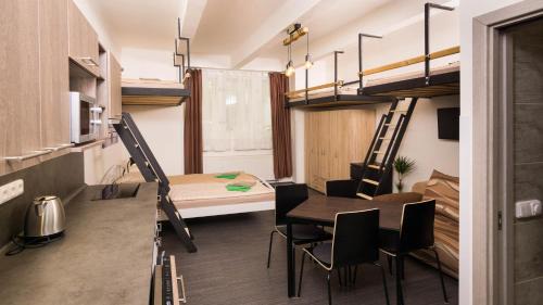 Bubenec Apartment | Flying Bed Apartment close to Prague Castle and Airport