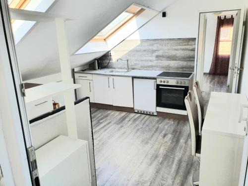 Ruesselsheim Apartment | FMI110 Next to Airport