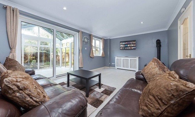 Cray Valley East House | Footbury House - Orpington