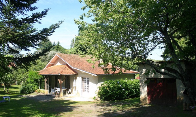 Sarlat-la-Caneda Historic Center House | For rent small country house located in the heart of p. black