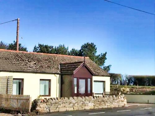 Berwick-upon-Tweed House | Ford Common - Bungalow - Sleeps 6 - Stunning Walks and Views - Dog Friendly - 2 Bedrooms 2 Bathrooms Cottage - Sun Room - Private Garden - Off Street Parking - Quiet Rural Location - Fast Wifi