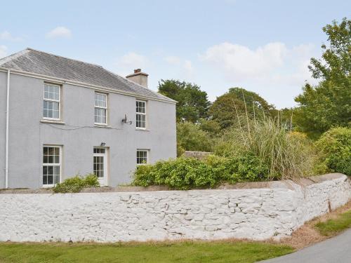 Pembroke House | Ford Farmhouse
