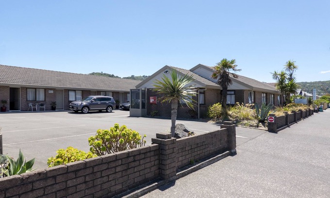Petone Hotel | Foreshore Motor Lodge