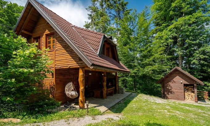 Vrbovsko Ski Chalet | Forest Amerika - Ivcakova koliba