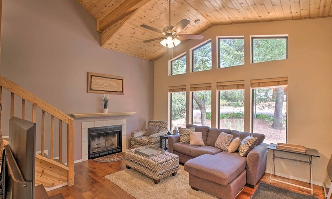 Payson Cabin | Forest-View Retreat in Payson, Close to Hiking!