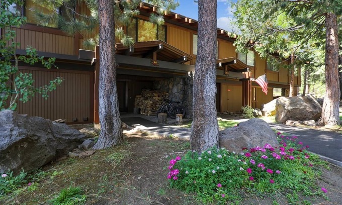 Tahoe City Condo | Forested Lakeview Rocky Ridge Unit #54
