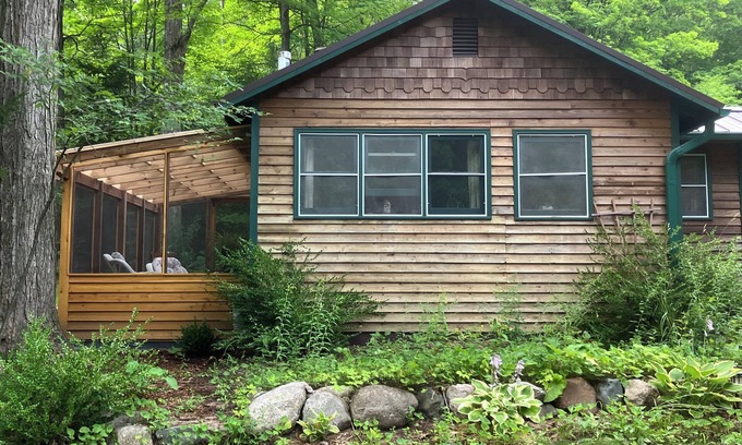 Bear Lake House | ForestRetreat Top1% in Ratings Close to Crystal Mtn, Arcadia Manistee Frankfort