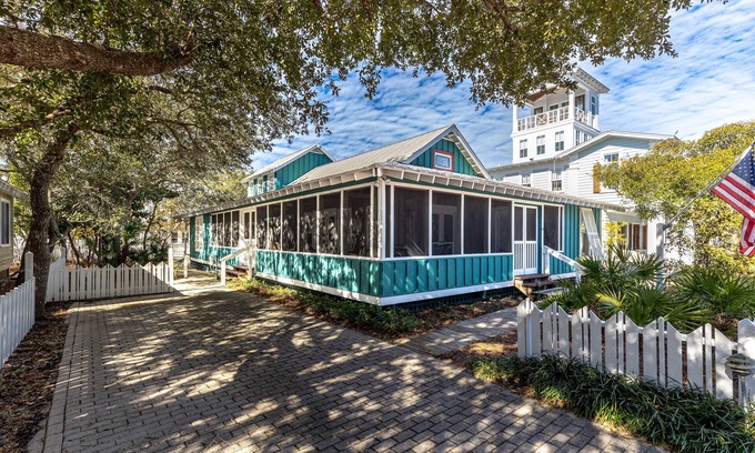Seaside House | 'Forever Mary' 'In Seaside' 150 ft from Tupelo St. beach pavillon
