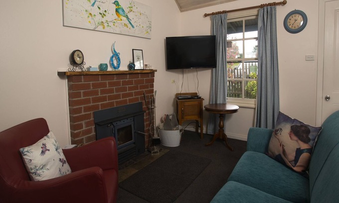 Daylesford Cottage | Forget Me Not Moonlight Blue Miners' Cottage Daylesford