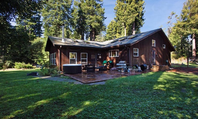 Fort Bragg House | Fort Bragg Farmhouse