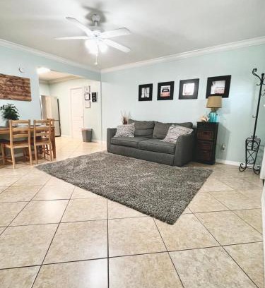 Sunset House | Fort Lauderdale Florida Beach Vibe Hangout