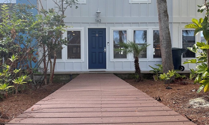 Fort Walton Beach House | Fort Walton Beach Boat House- Bring your Boat! Minutes from Crab Island by Boat!