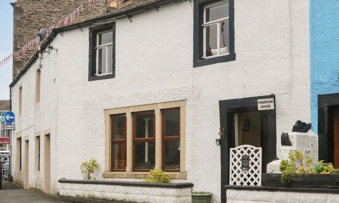 Ingleton Cottage | FOUNTAIN HOUSE, pet friendly, character holiday cottage in Ingleton