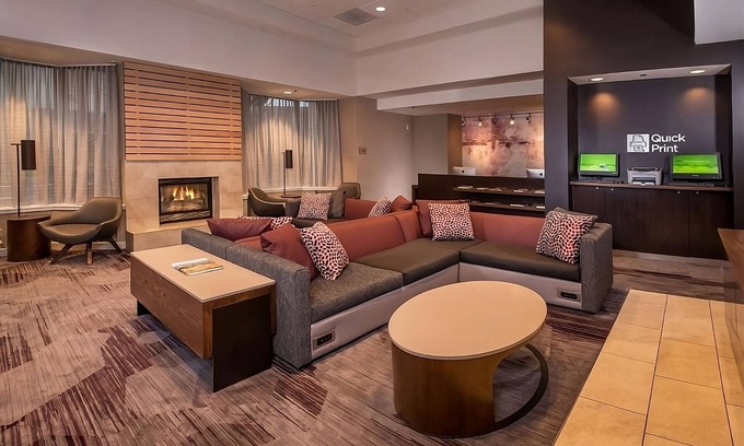 Rosslyn Apartment | FOUR Comfortable Units Close to Arlington House! Onsite Parking & Starbucks