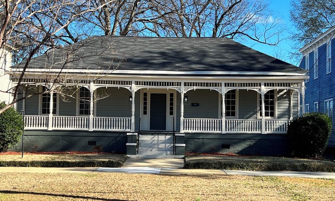 Columbus House | Four King Beds - Welcome Fort Moore Grads Families