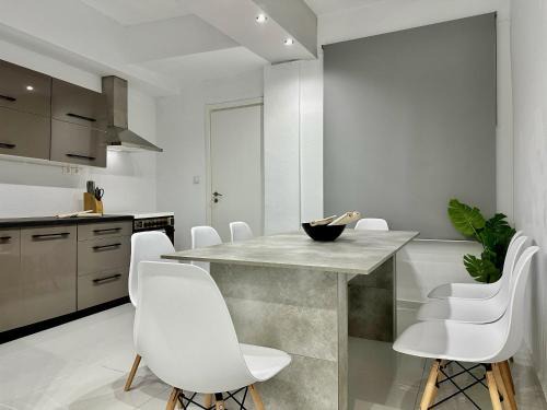 Kriopigi House | Four Seasons - The White Queen House